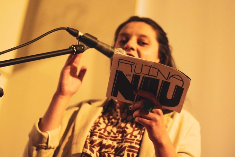 Read more about the article Três poemas selecionados do fanzine recém-publicado “Ruína de Nau” – Por Keissy Carvelli